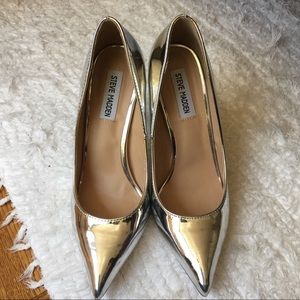 Steve Madden silver 8 poet high heel pointed pumps